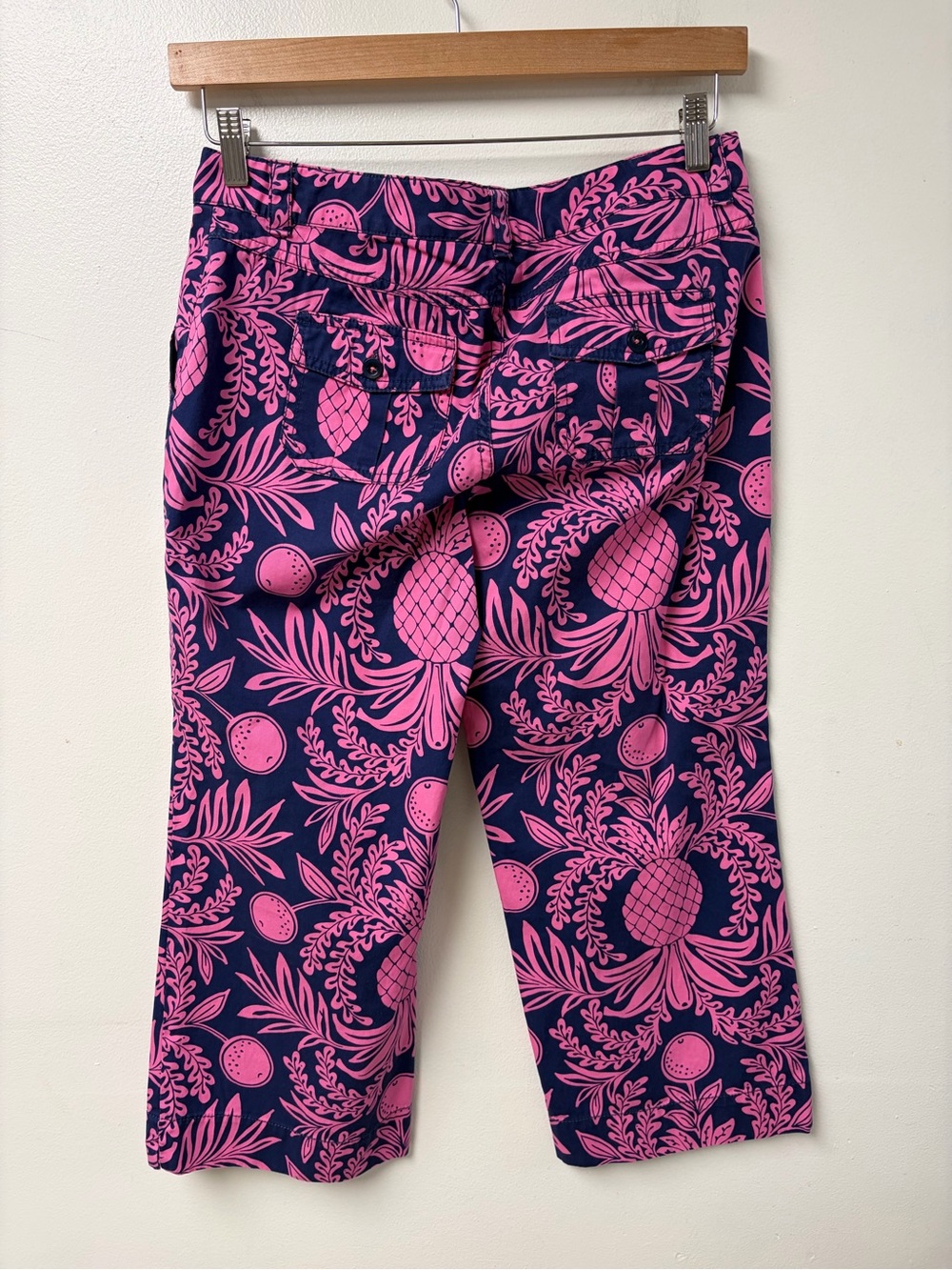 Lilly Pulitzer White Label Vintage Pink Pineapple Capri Pant Size 6 - Picture 3 of 3